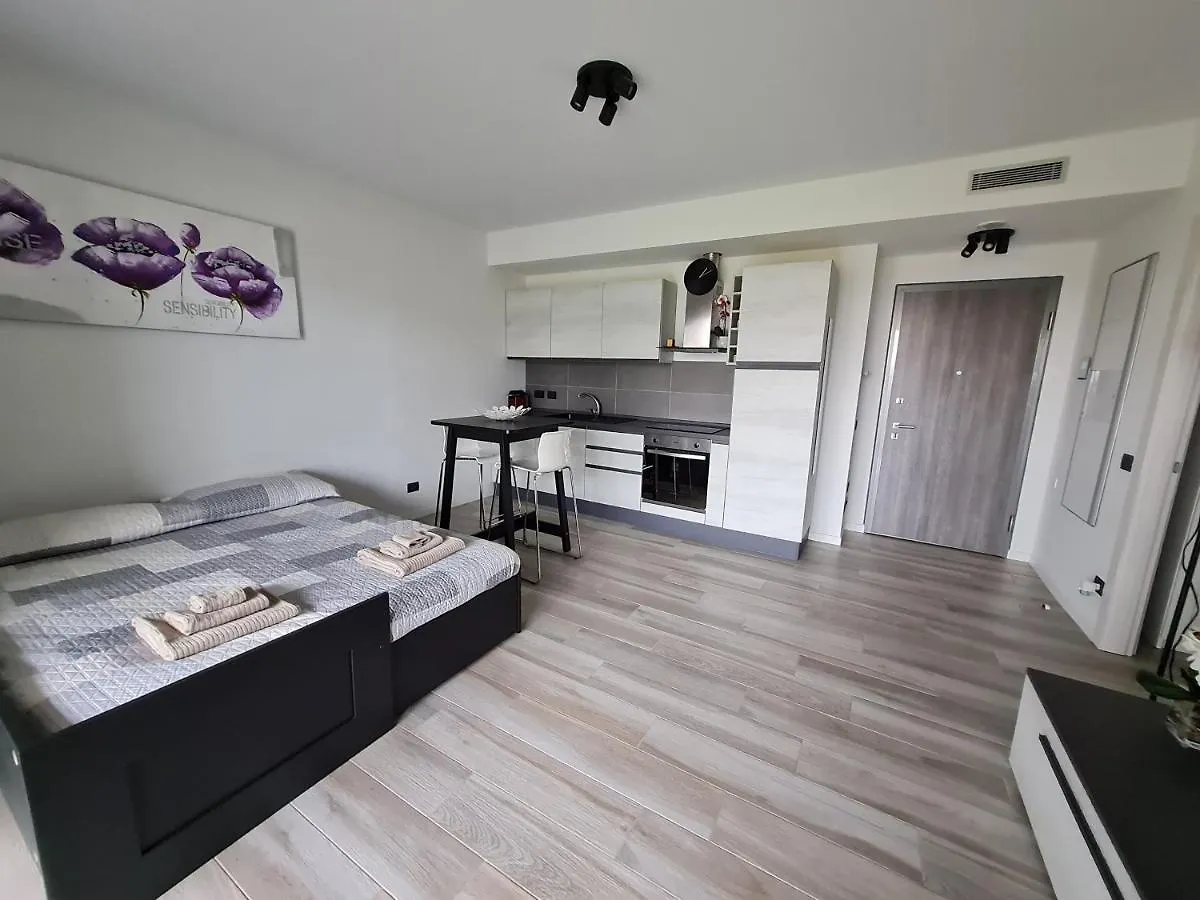 Appartamento Grazioso Monolocale Milano 0*,  Italia